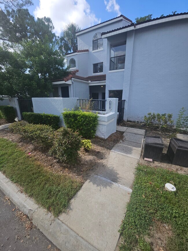 Foto del edificio - 4702 Capri Pl