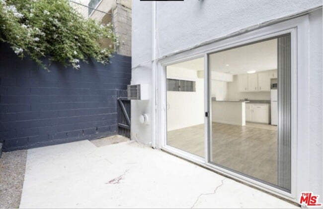 Building Photo - 1261 Laurel Ave