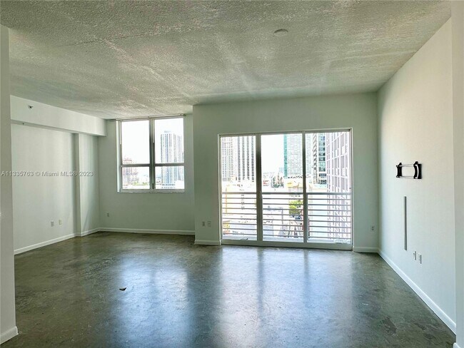 Foto del edificio - 133 NE 2nd Ave