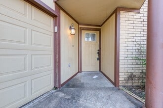 Building Photo - 10822 Kirktown Dr