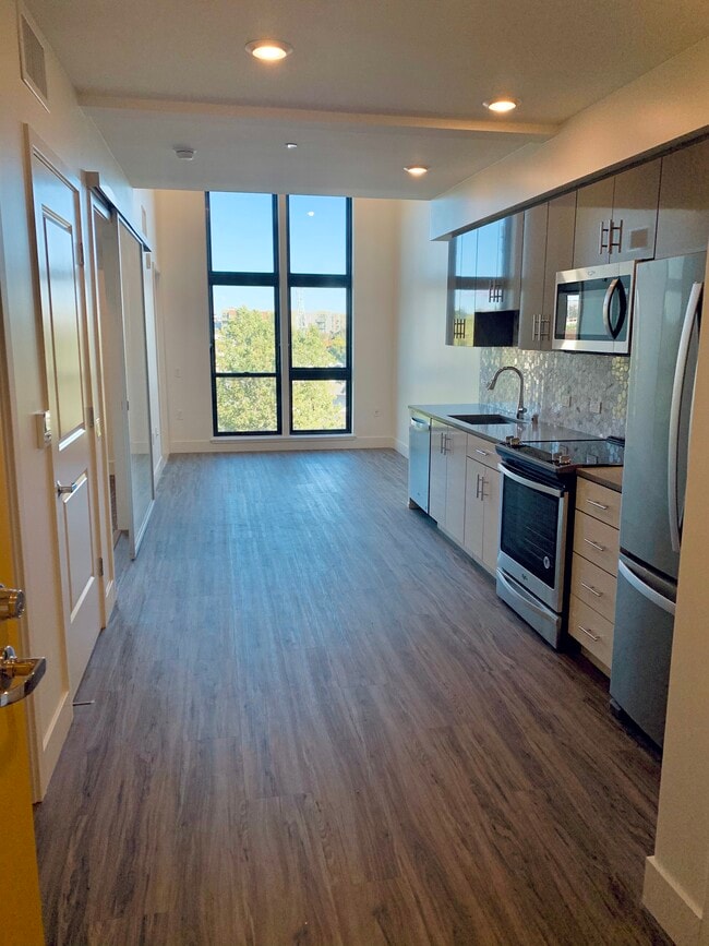 Building Photo - 1716 Lofts