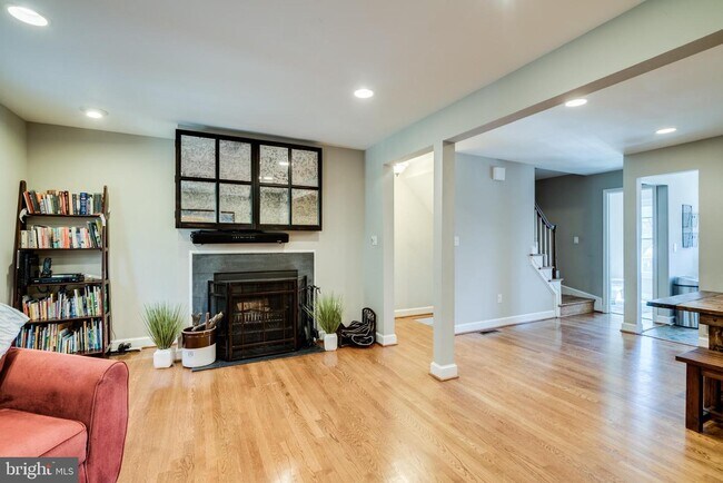 Foto del edificio - 2322 Sanford St