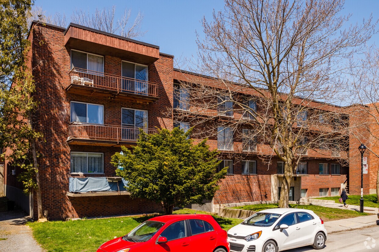 Building Photo - 3371 St Jean-Brillant