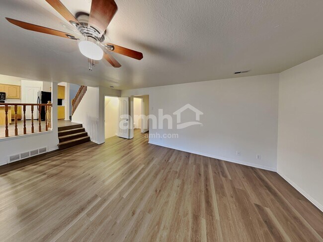 Foto del edificio - 1871 N 750 W