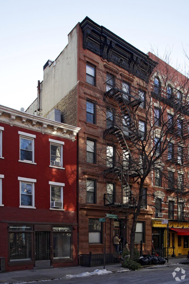 Building Photo - 52 Macdougal St