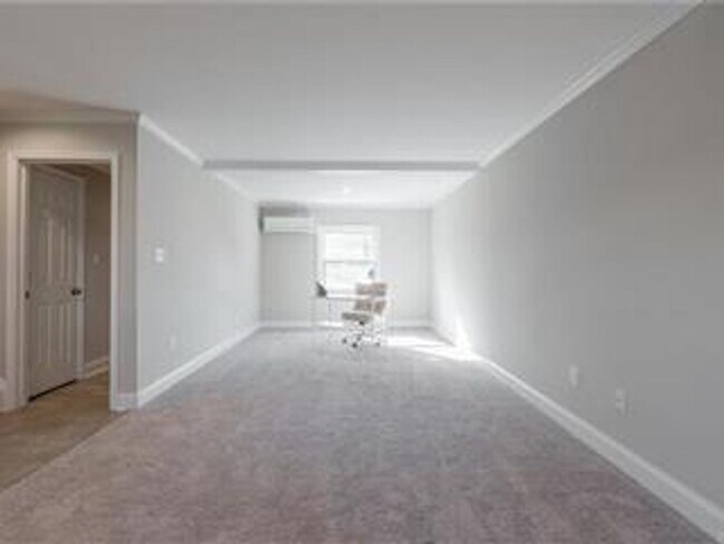Building Photo - Beautiful, Renovated 3 Bedroom Home in Wil...