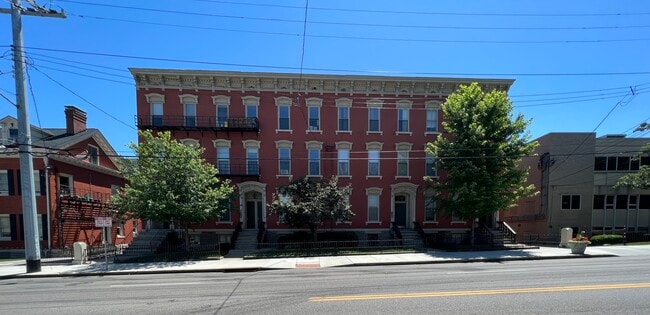 Building Photo - 2362 Auburn Ave
