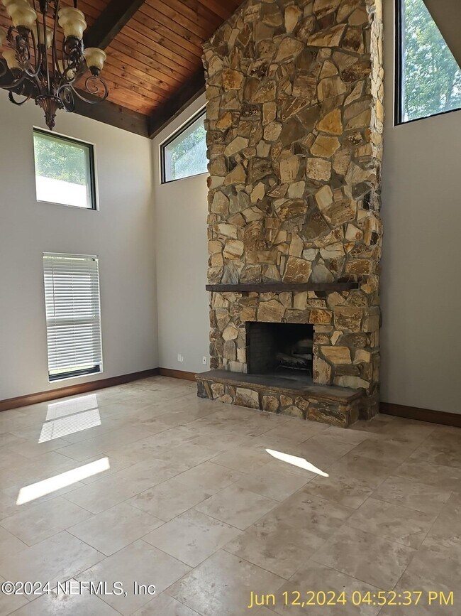 Building Photo - 2411 Halperns Way