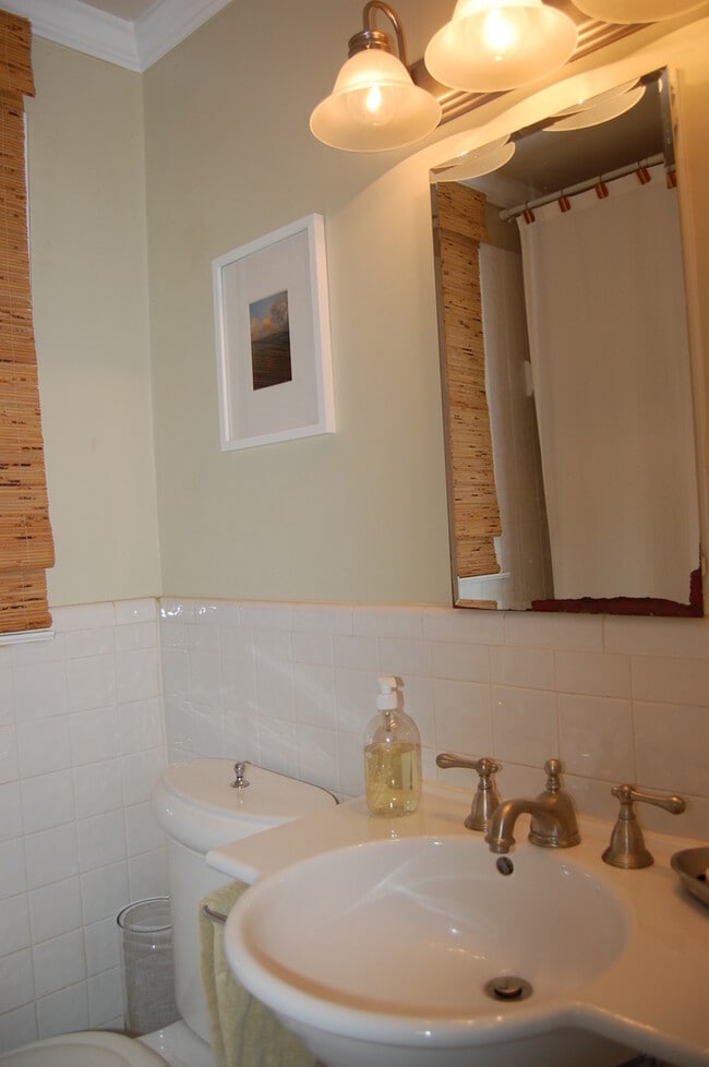 Building Photo - 2bd/1ba Ranch Style Home in Medlock Park w...