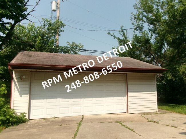 Foto del edificio - Brick Bungalow in Detroit