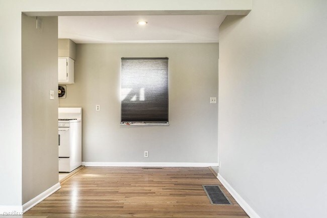 Building Photo - 1 br, 1 bath  - 1559 King Ave Apt A