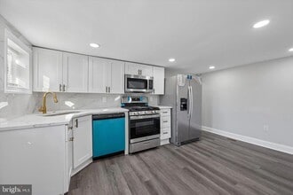 Building Photo - 635 Stanton Christiana Rd