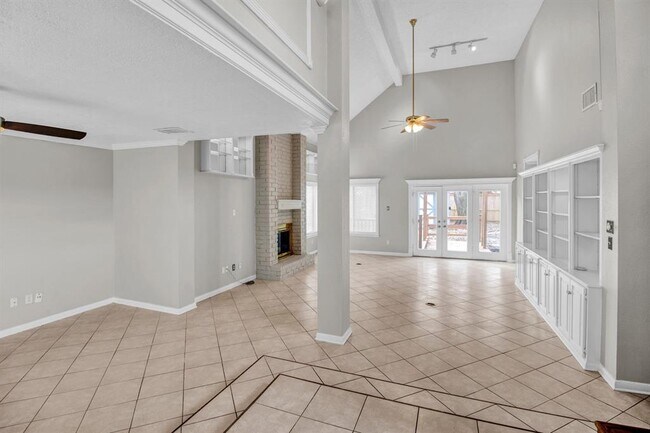 Foto del edificio - 2822 Skypark Dr