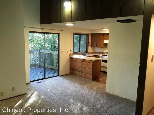 Building Photo - 896 Foxglenn Ave