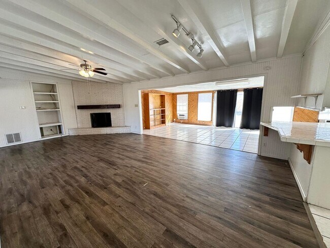 Foto del edificio - 4 Bed 2.5 Bath!