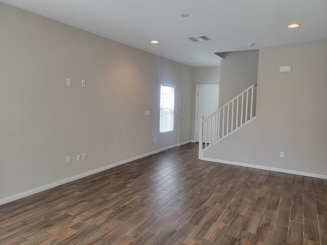 Building Photo - Beautiful 4-Bedroom Home! Must see!