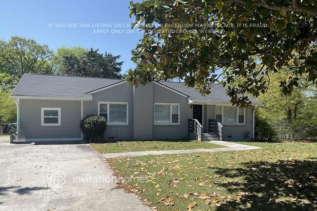 Building Photo - 2201 Phillips Rd