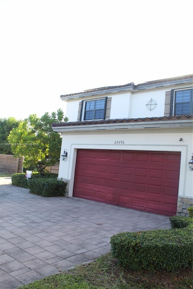 Building Photo - 25096 SW 118th Ave