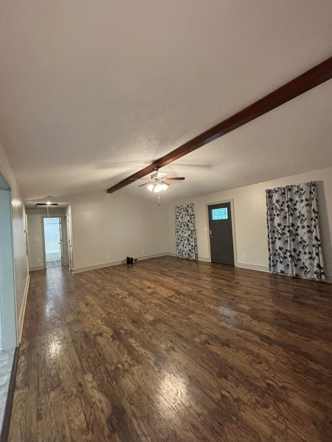 Building Photo - 113 Moss Ln