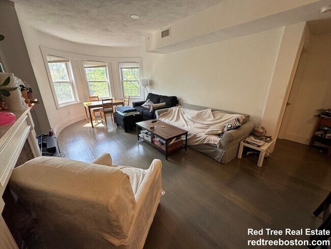 Building Photo - 1406 Beacon St