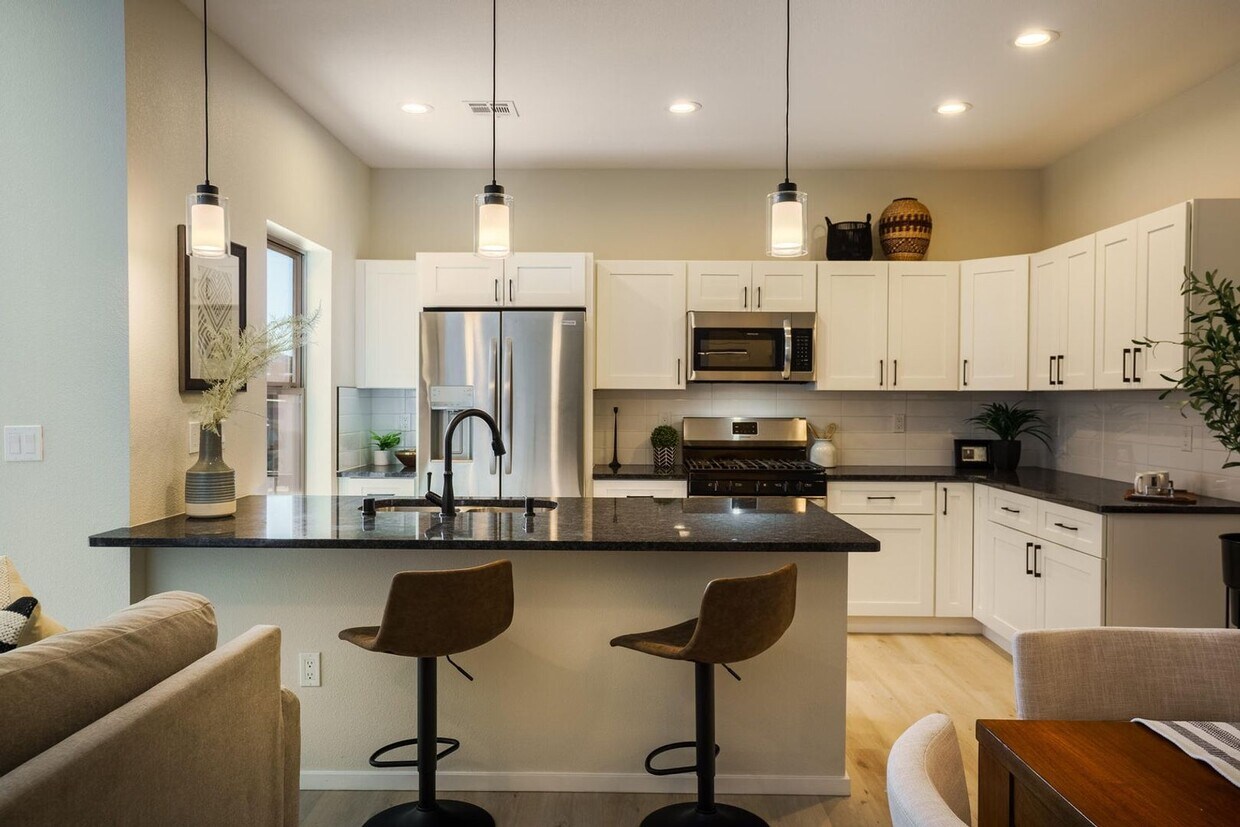 Foto principal - Immediate Move In Available! Brand NEW!