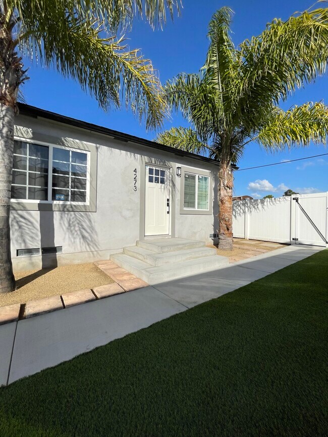 Front - 4273 34th St