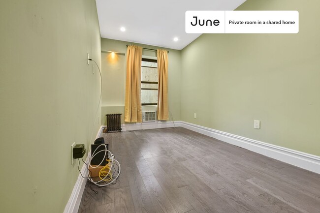 Building Photo - Room in Shared 3 bed/1 bath home