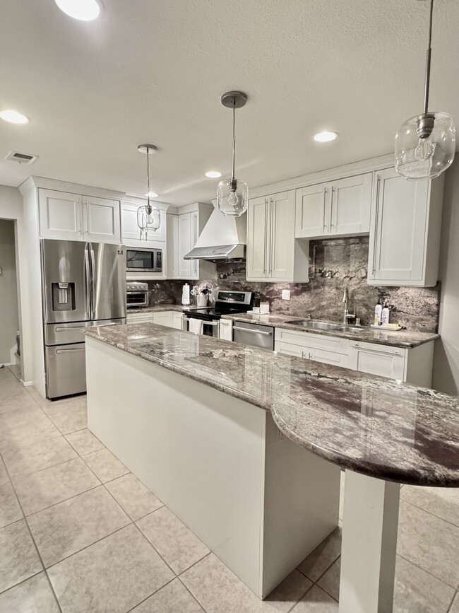 Building Photo - 11296 Willowwood Dr