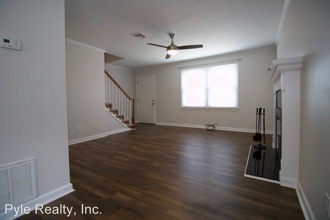 Foto del edificio - 2 br, 1.5 bath House - 5620 Holly Road # A