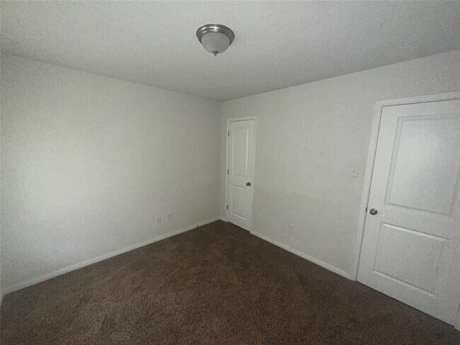 Building Photo - 15732 Del Norte Dr
