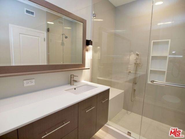 Foto del edificio - 100 South Doheny Drive Apt #708, Los Angel...
