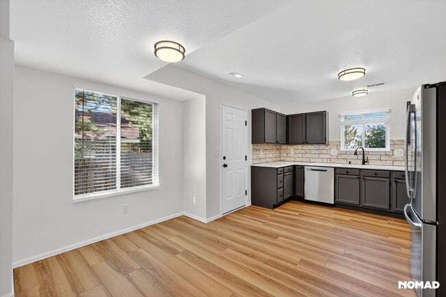 Building Photo - 788 Century Ln