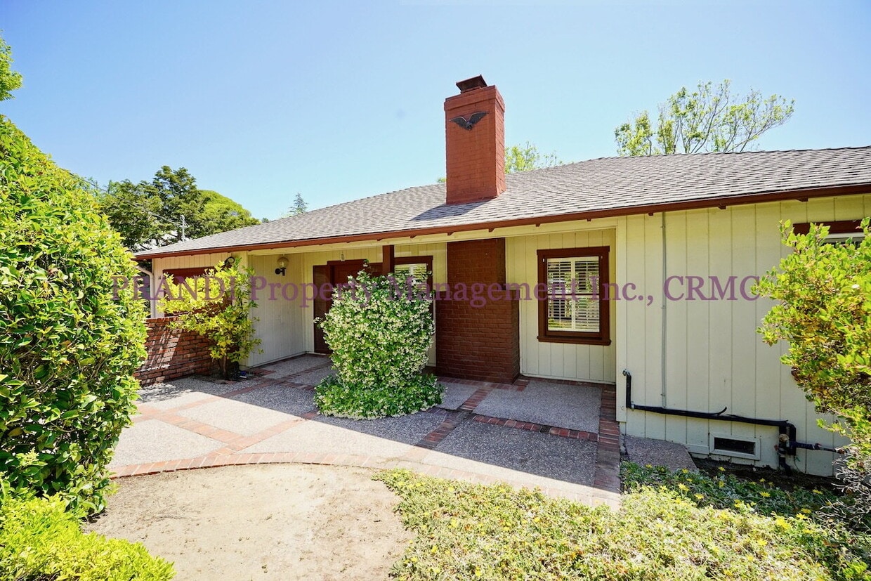 Primary Photo - Awesome San Anselmo Home with Fresh Finishes!