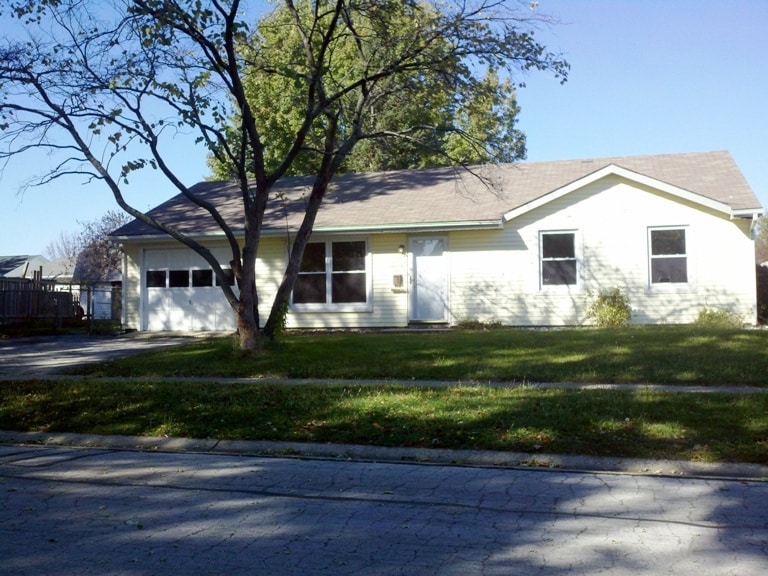 Primary Photo - 2308 E Vermont Ave