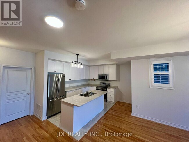 Building Photo - 35 Jaffna Ln