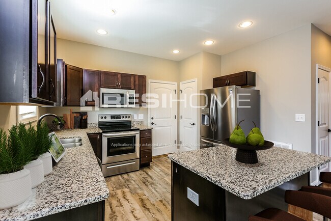 Foto del edificio - 1340 Shoresbrook Road