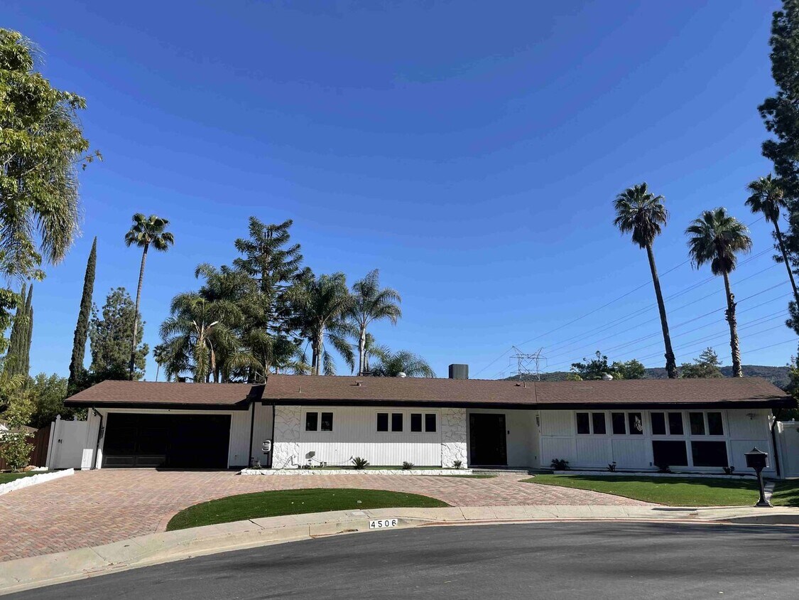 Primary Photo - UPGRADED SOUTH OF THE BOULEVARD HOME WITH ...