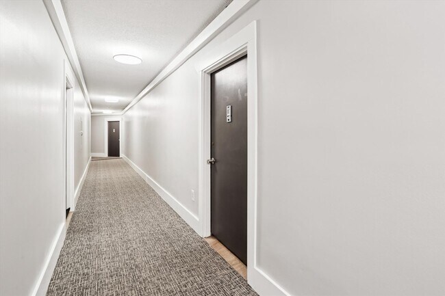 Foto del edificio - 4000 Tunlaw Rd NW