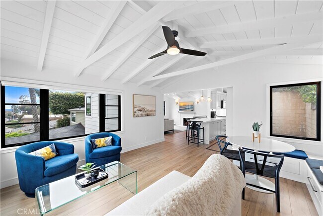 Foto del edificio - 370 Nyes Pl