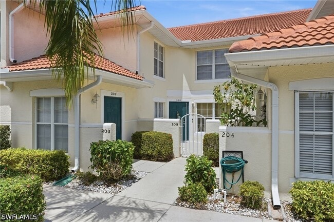 Building Photo - 4950 Deerfield Way