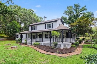 Building Photo - 813 Sandy Creek Rd