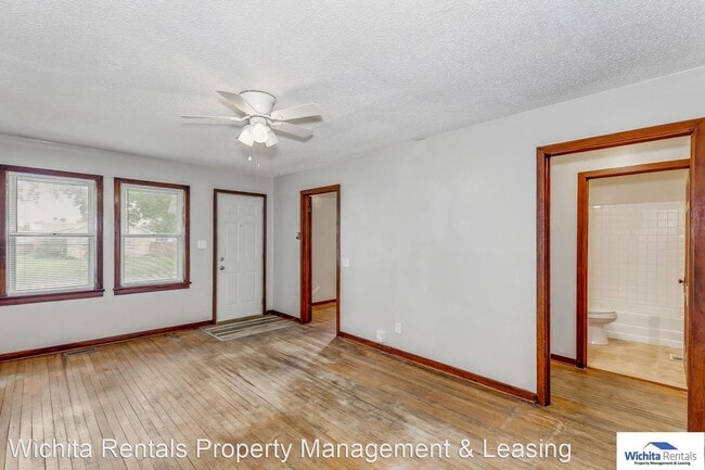 Building Photo - 2 br, 1 bath House - 2203 S Santa Fe Ave