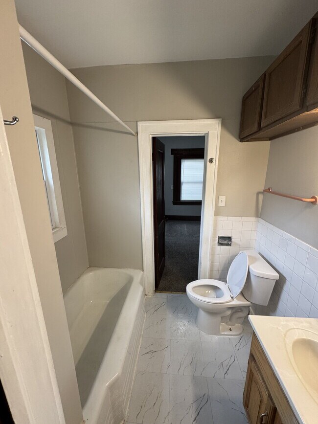 Foto del edificio - "Charming 2-Bedroom Haven in Wichita with ...