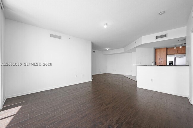 Foto del edificio - 7910 Harbor Island Dr