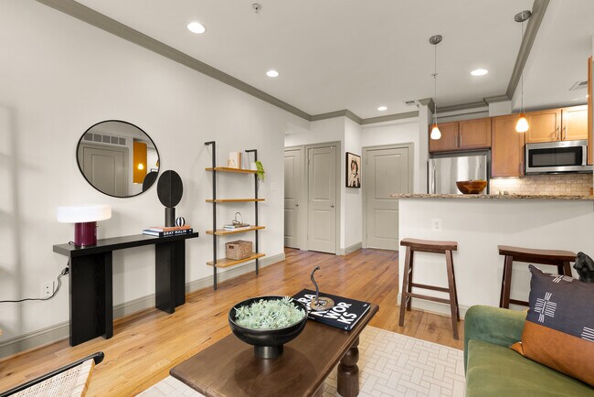 Foto del edificio - 739 Newton Pl NW
