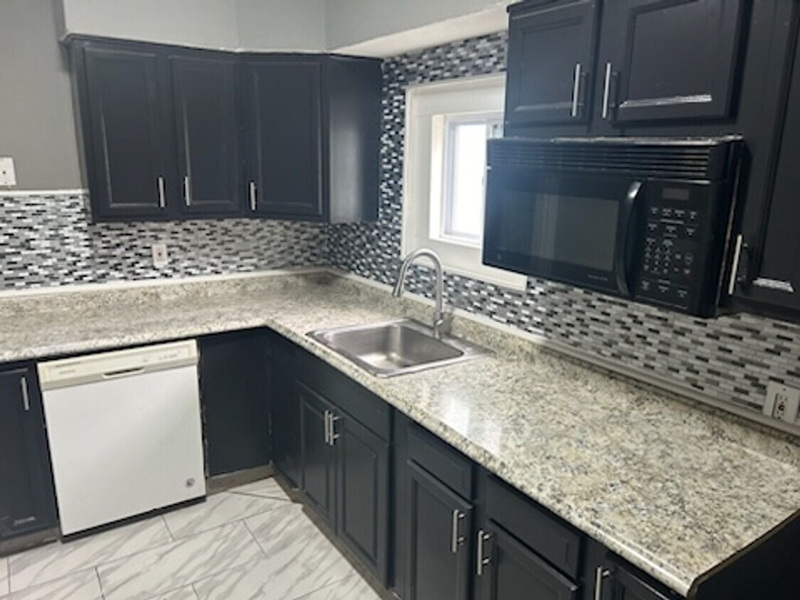 Foto principal - Spacious 3 bedroom apartment for rent in B...