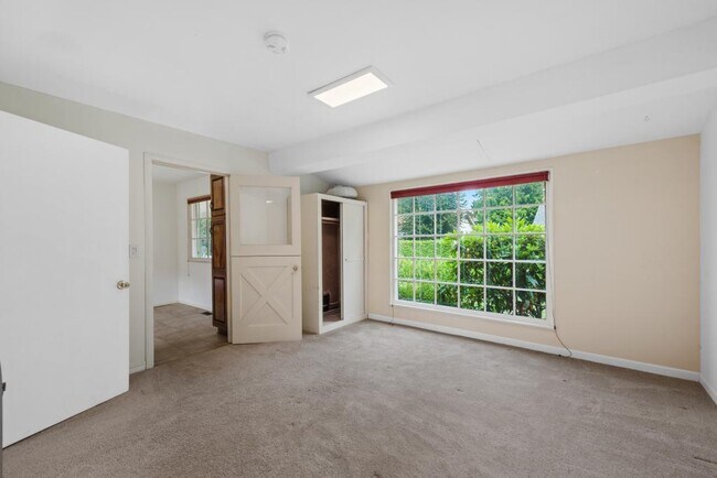 Building Photo - 1203 NE 94th St. - 3 bedrooms