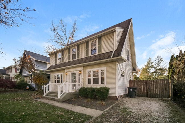Building Photo - 468 Greenwood Ave