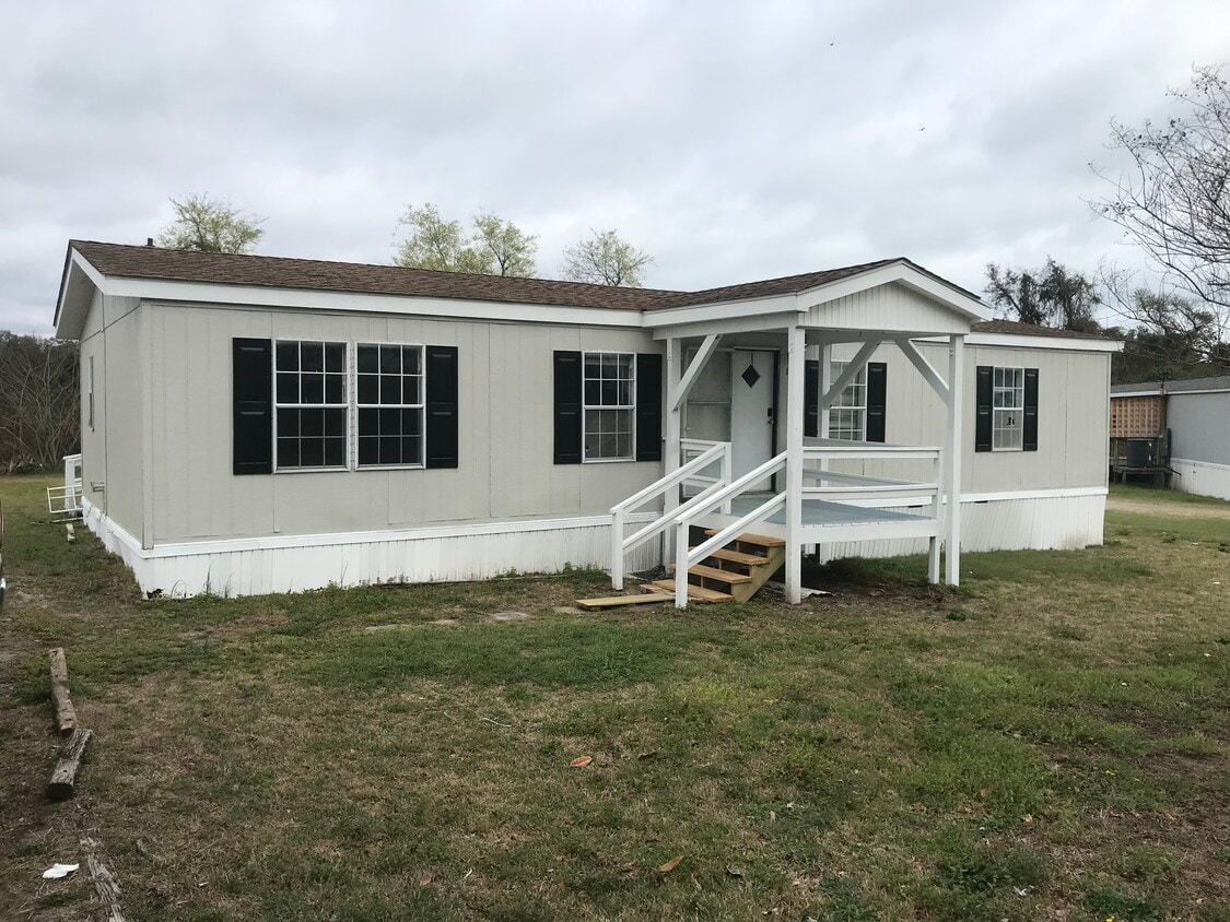 Primary Photo - 109 Rainbow Dr