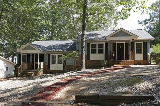 Building Photo - Saluda Forest